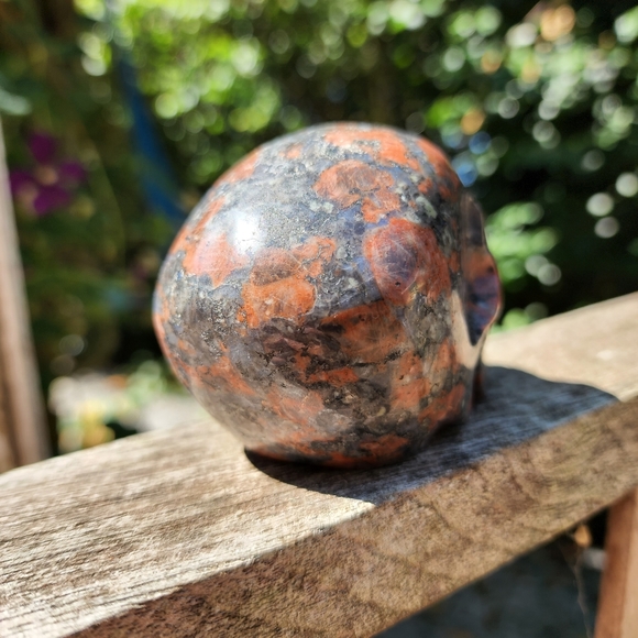 Medium Red Snowflake Obsidian Skull - Picture 4 of 4